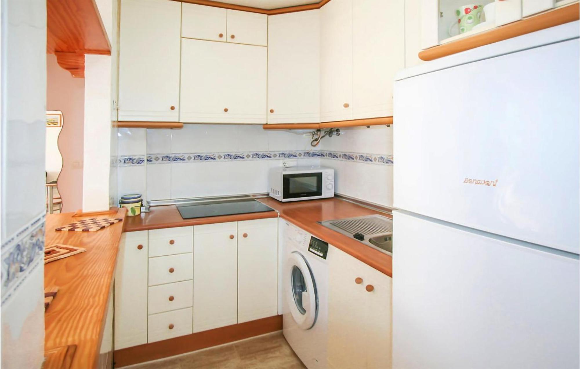 1 Bedroom Nice Apartment In Los Ареналес дел Сол Екстериор снимка